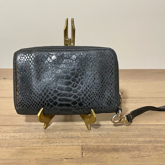 Michael Kors snakeskin embossed black wristlet with gold hardware - Picture 2 of 5